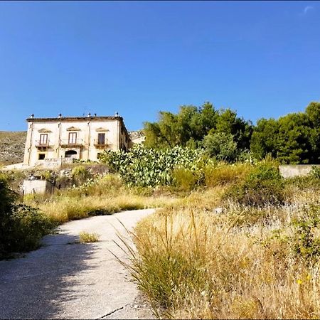 Antica Dimora Siciliana Hotel Сикулиана Екстериор снимка