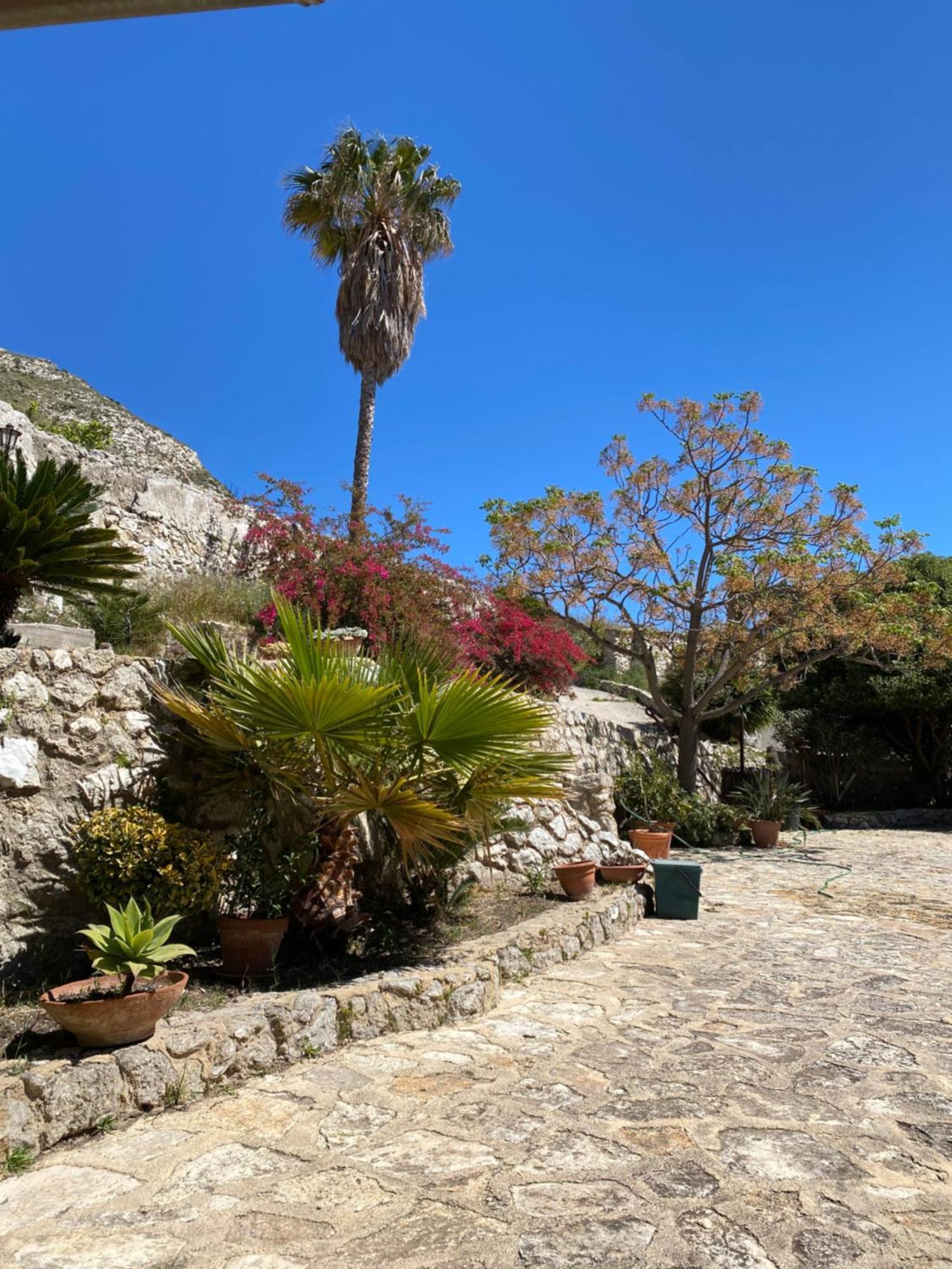 Antica Dimora Siciliana Hotel Сикулиана Екстериор снимка