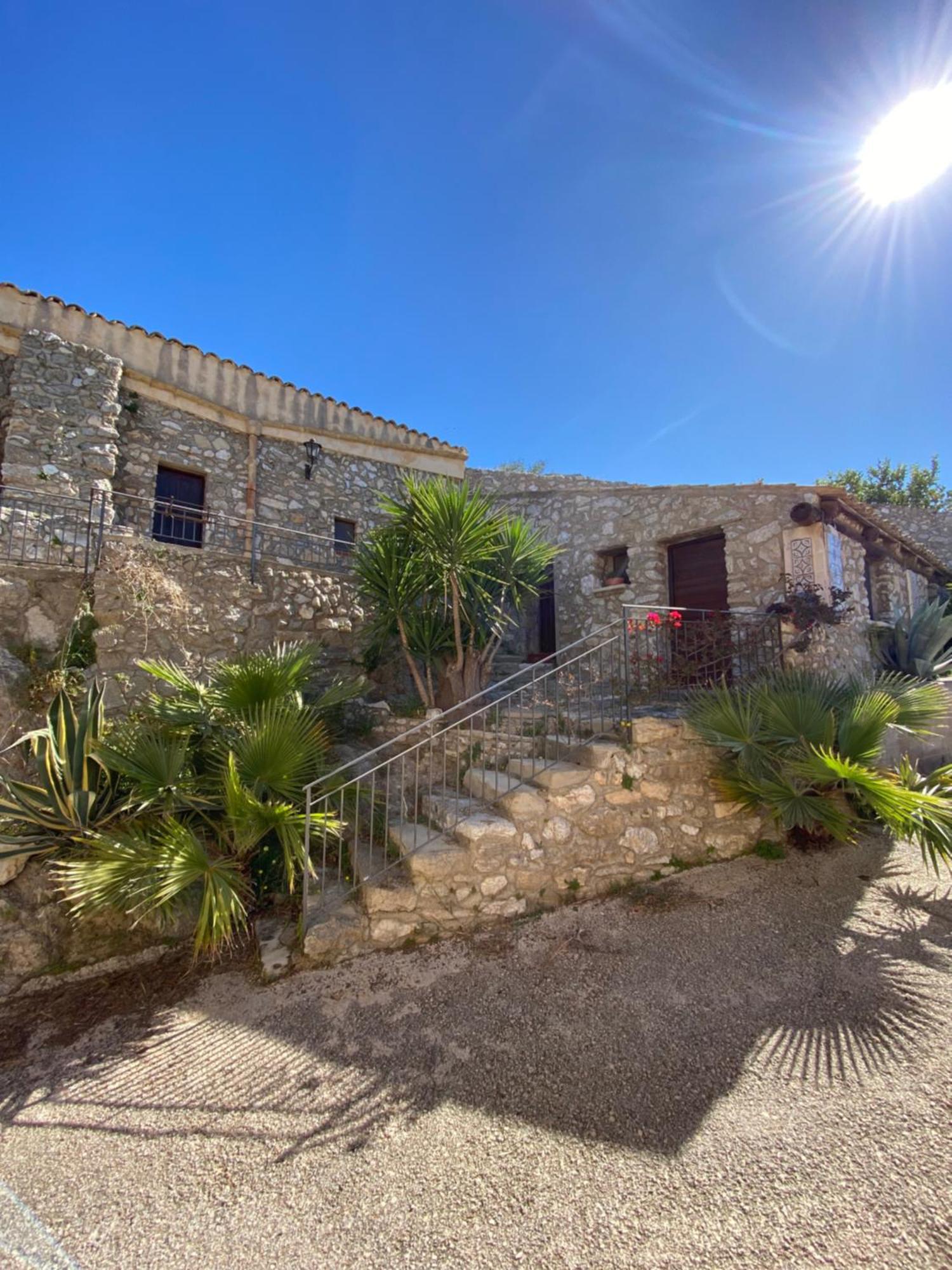 Antica Dimora Siciliana Hotel Сикулиана Екстериор снимка